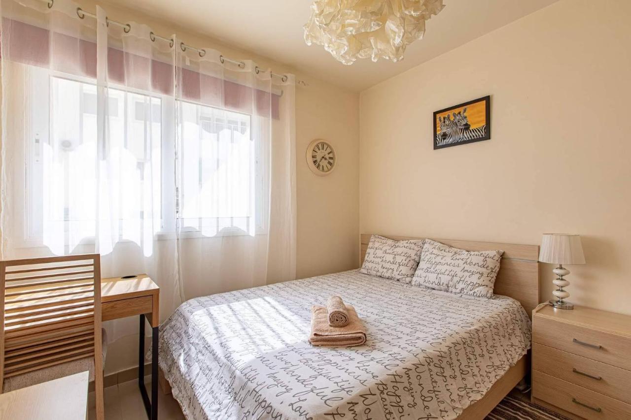 Lovely Bedroom In Shared Apartment Oroklini المظهر الخارجي الصورة