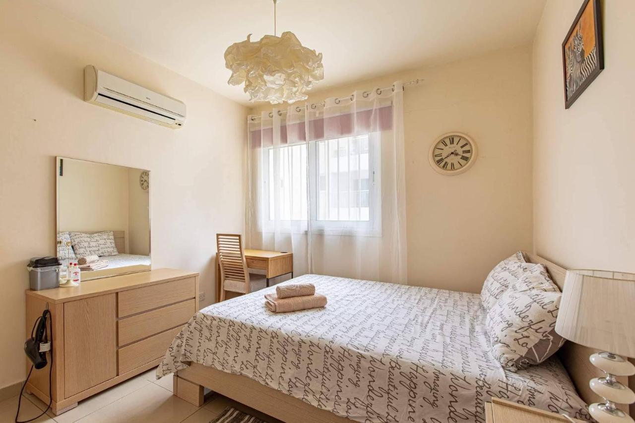Lovely Bedroom In Shared Apartment Oroklini المظهر الخارجي الصورة