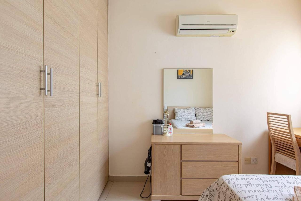 Lovely Bedroom In Shared Apartment Oroklini المظهر الخارجي الصورة