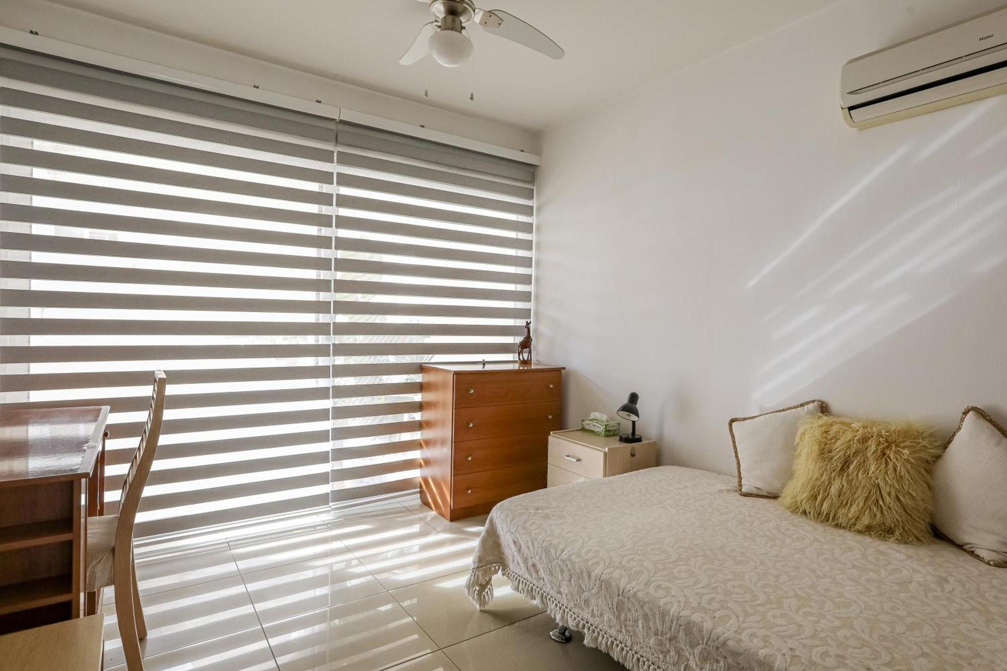 Lovely Bedroom In Shared Apartment Oroklini المظهر الخارجي الصورة